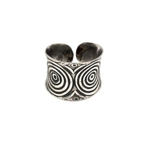 Kashi Large Swirls Embossed Ring